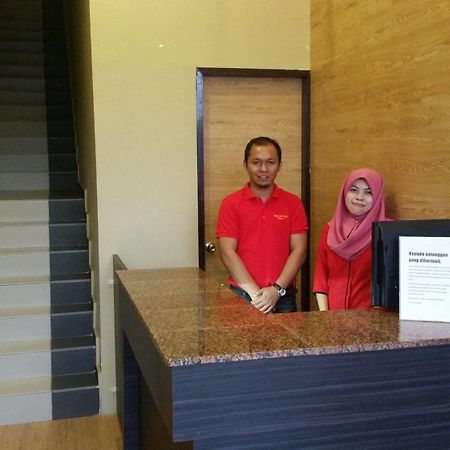 Hotel Iskandar Kota Kinabalu Esterno foto